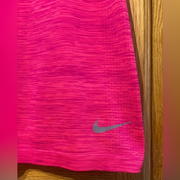 Nike Dri Fit Fuschia Pink Fitted Sleeveless Athletic Running Tank Top Small EUC - Picture 4 of 9